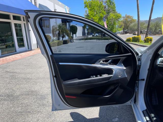 2022 Genesis G70 2.0T RWD