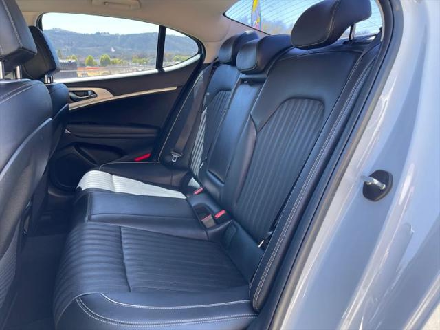 2022 Genesis G70 2.0T RWD