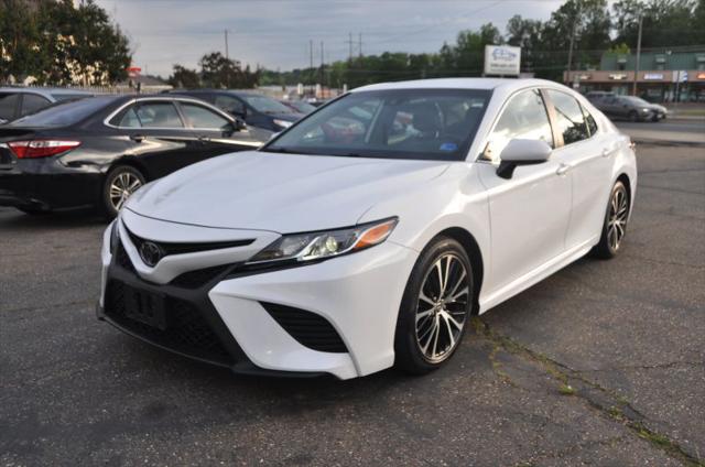 2020 Toyota Camry SE AWD