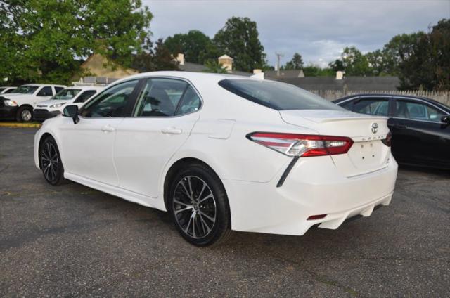 2020 Toyota Camry SE AWD