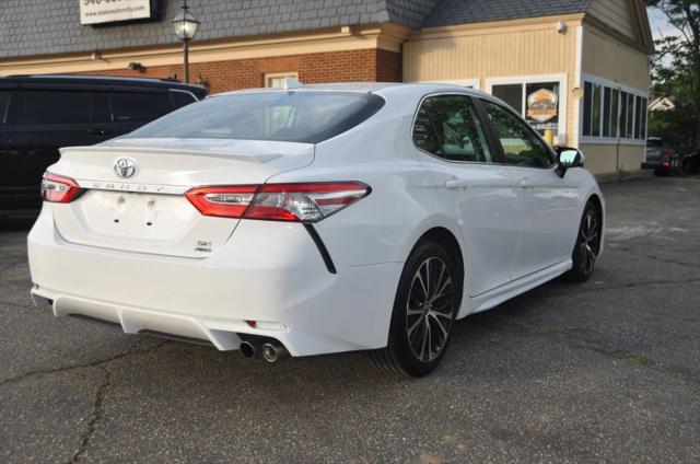 2020 Toyota Camry SE AWD