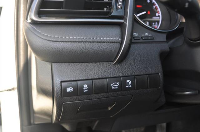 2020 Toyota Camry SE AWD
