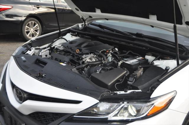 2020 Toyota Camry SE AWD