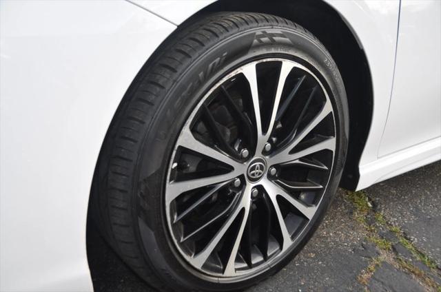 2020 Toyota Camry SE AWD