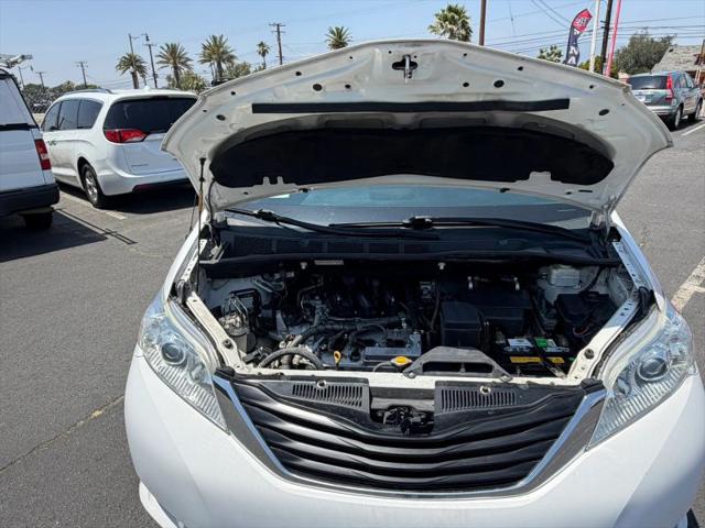 2014 Toyota Sienna LE V6 7 Passenger Mobility
