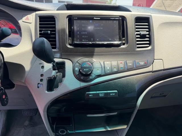 2014 Toyota Sienna LE V6 7 Passenger Mobility