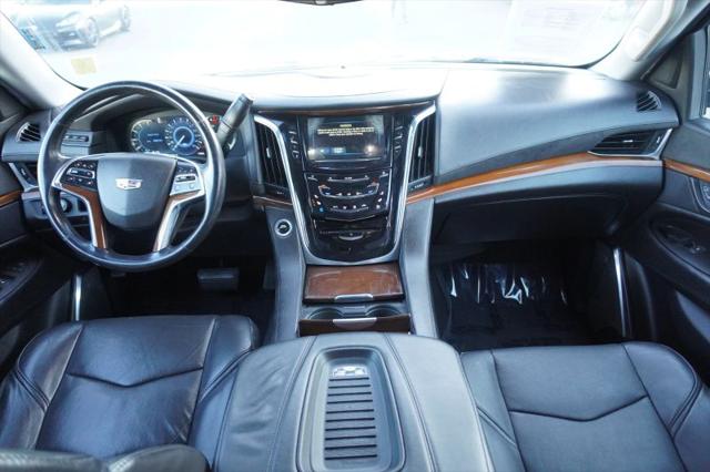 2018 Cadillac Escalade ESV Luxury