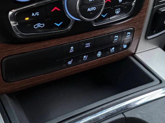 2017 Ram 1500 Laramie Crew Cab 4x4 5'7" Box