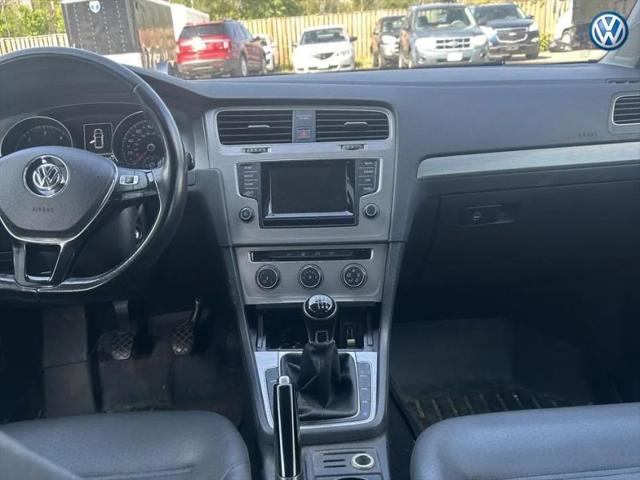 2015 Volkswagen Golf TDI S 4-Door