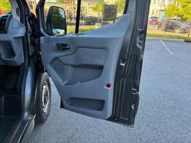 2016 Ford Transit w/60/40 Side Door w/RWB