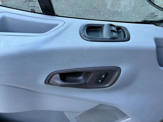 2016 Ford Transit w/60/40 Side Door w/RWB