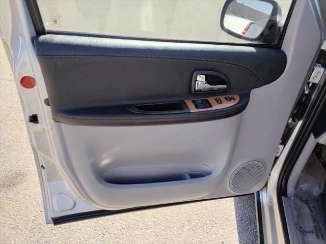 2005 Saturn Relay FWD