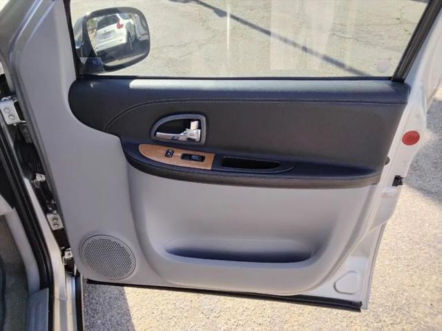 2005 Saturn Relay FWD