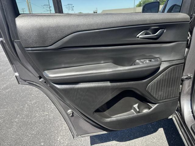 2023 Jeep Grand Cherokee L Laredo X 4x2