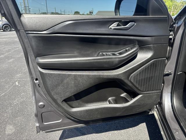 2023 Jeep Grand Cherokee L Laredo X 4x2