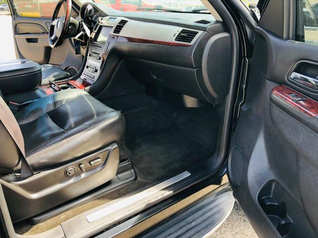 2010 Cadillac Escalade Luxury