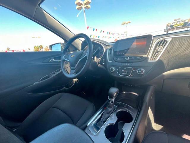 2022 Chevrolet Malibu FWD 1FL