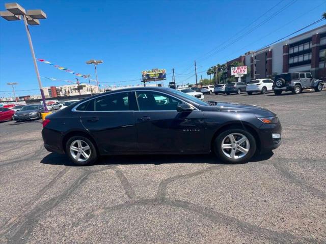 2022 Chevrolet Malibu FWD 1FL