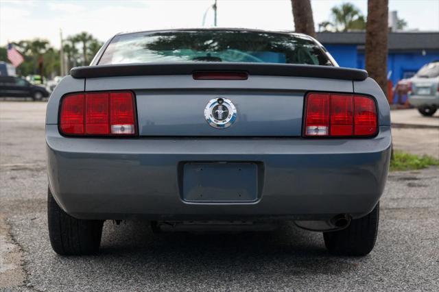 2007 Ford Mustang V6 Deluxe