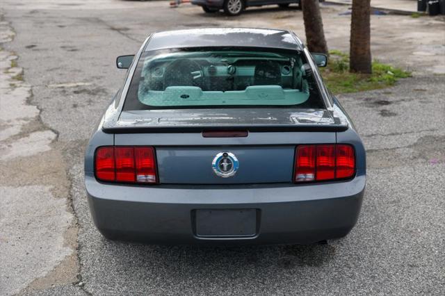 2007 Ford Mustang V6 Deluxe
