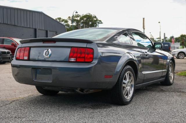 2007 Ford Mustang V6 Deluxe