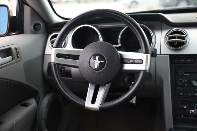 2007 Ford Mustang V6 Deluxe