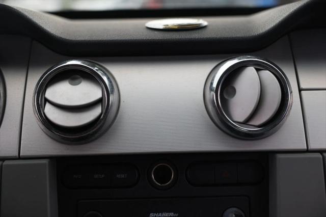 2007 Ford Mustang V6 Deluxe