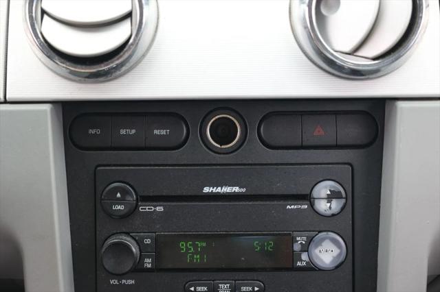2007 Ford Mustang V6 Deluxe