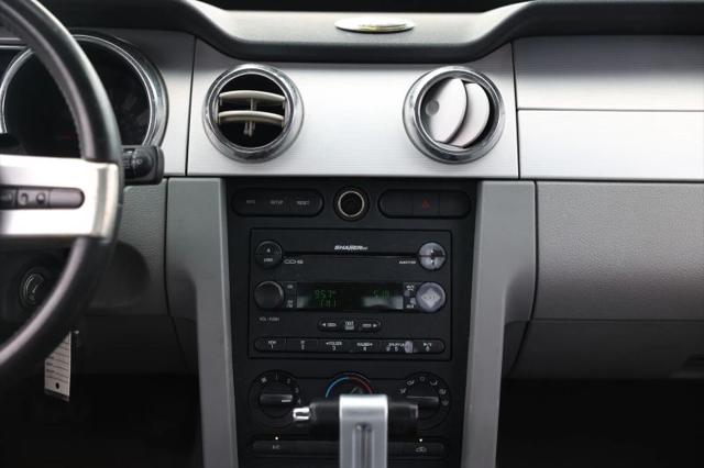 2007 Ford Mustang V6 Deluxe