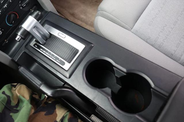 2007 Ford Mustang V6 Deluxe