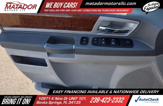 2009 Chrysler Town & Country Touring