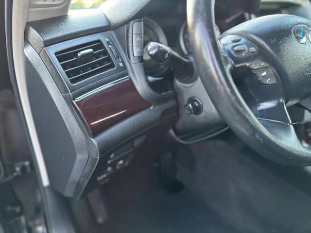 2012 INFINITI M37 M37