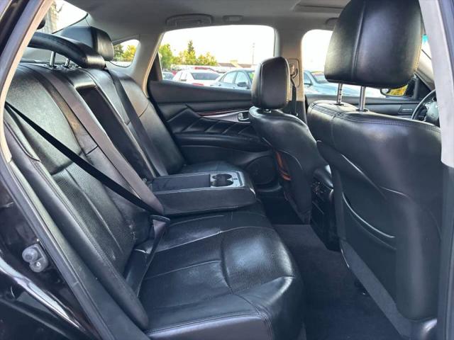 2012 INFINITI M37 M37