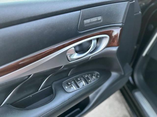 2012 INFINITI M37 M37