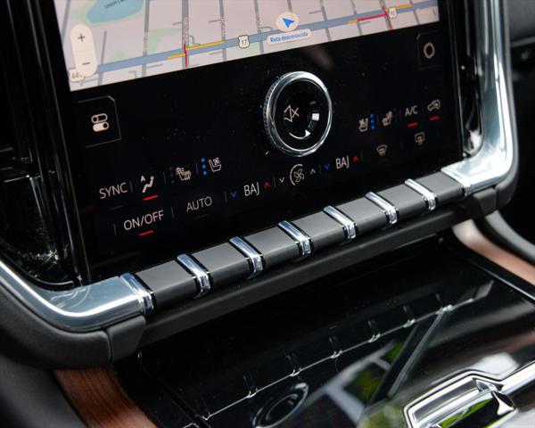 2025 GMC Yukon XL 4WD Denali