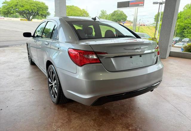 2014 Chrysler 200 Touring