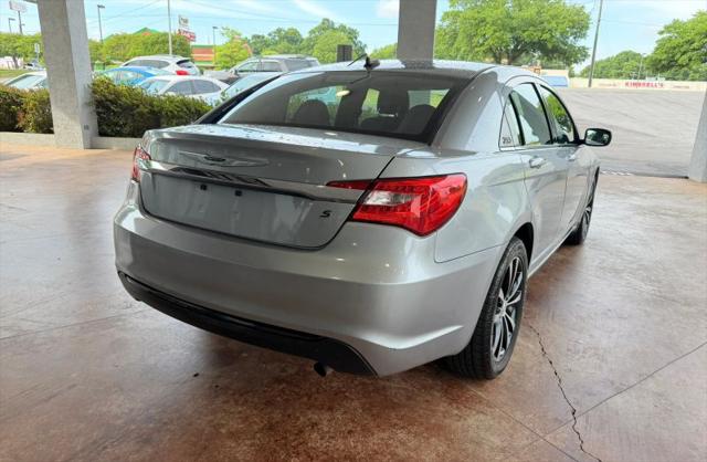 2014 Chrysler 200 Touring