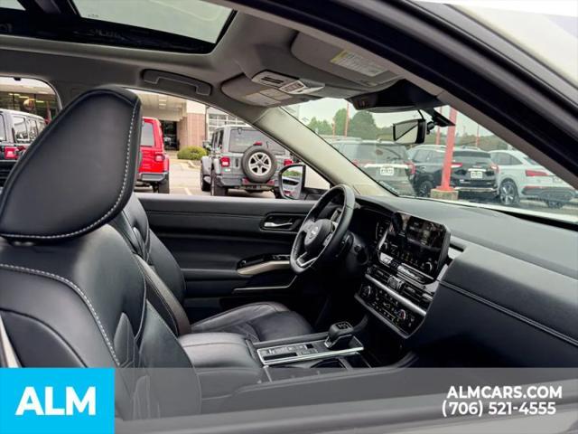 2024 Nissan Pathfinder Platinum FWD