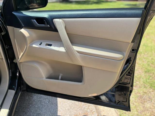 2013 Toyota Highlander Base Plus V6