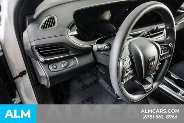 2025 Buick NV Preferred FWD