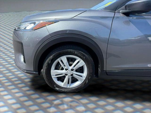 2023 Nissan Kicks S Xtronic CVT