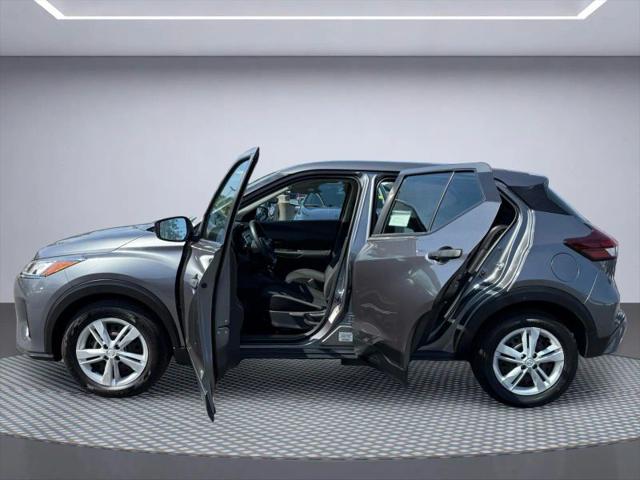 2023 Nissan Kicks S Xtronic CVT