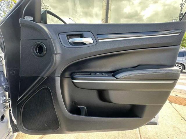 2022 Chrysler 300 S