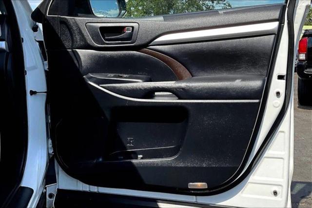 2015 Toyota Highlander LE Plus V6