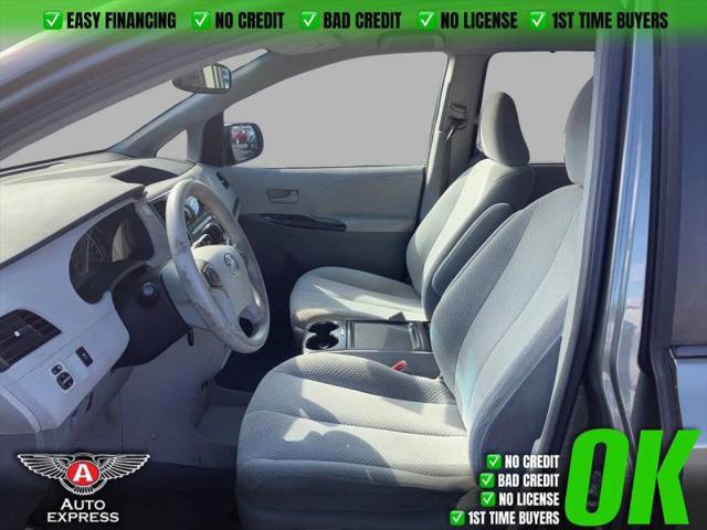 2012 Toyota Sienna LE V6 8 Passenger