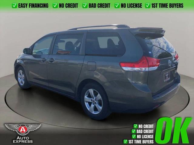 2012 Toyota Sienna LE V6 8 Passenger