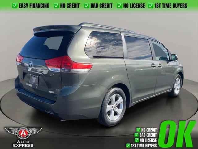 2012 Toyota Sienna LE V6 8 Passenger