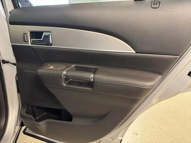 2015 Lincoln MKX Base