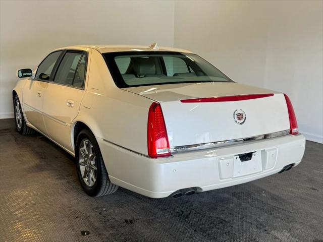 2011 Cadillac DTS Luxury Collection