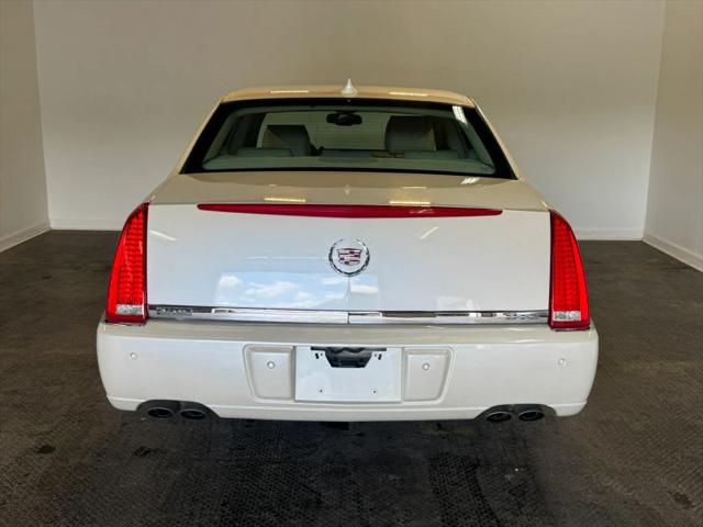 2011 Cadillac DTS Luxury Collection